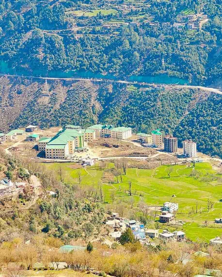 گورنمنٹ میڈیکل کالج ڈوڈہ میں تقریباً 300 آسامیاں خالی پڑی ہیں