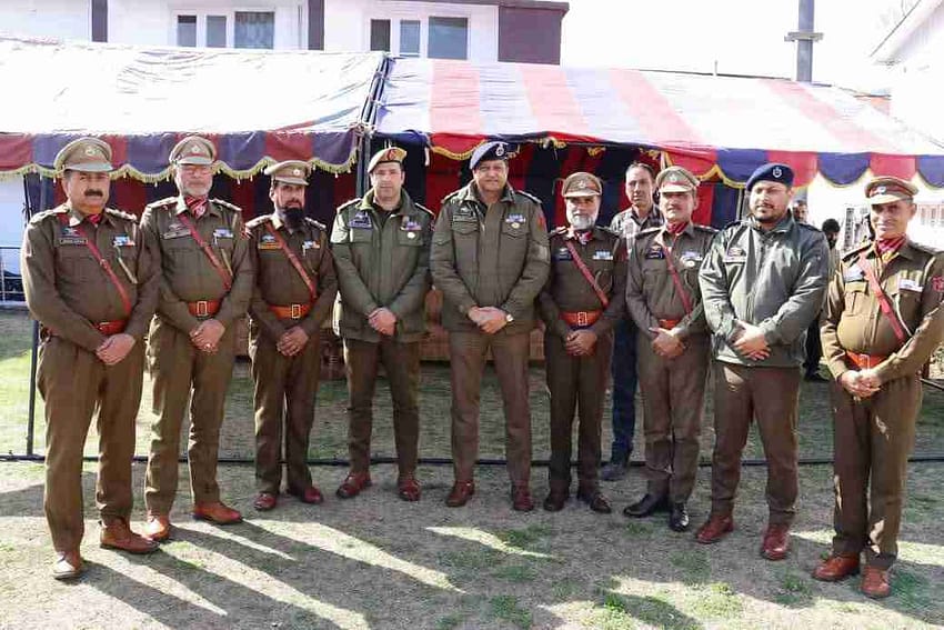 ڈوڈہ میں چھ نئے ترقی پانے والے سب انسپکٹرز کے لیے ایک تقریب ہوئی منعقد، مرمت کے ایس آئی بشیر احمد بھی شامل